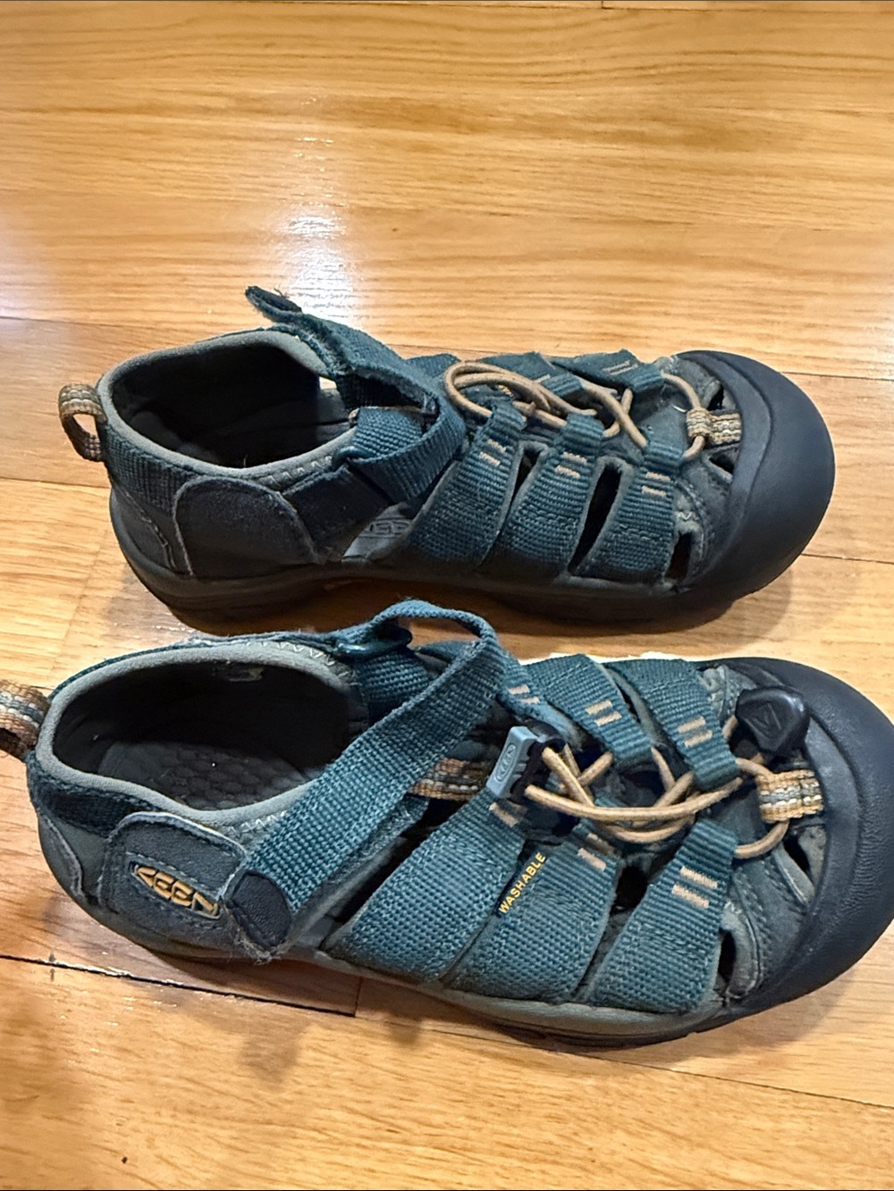 Keen Newport H2 sandals size 1. - Picture 4 of 7